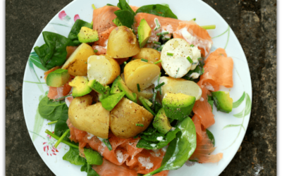 Smoked salmon salad with refreshing chive dressing