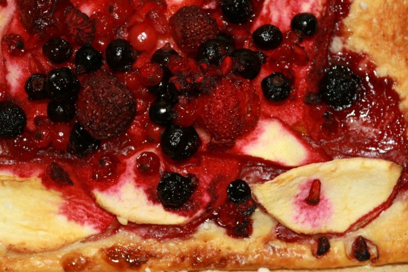 Apple and berry puff pastry tarts